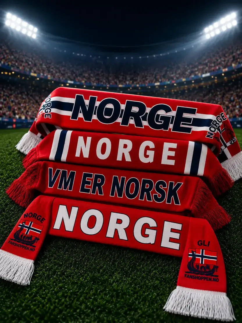 Fire røde supporterskjerf med NORGE og «VM er norsk» på fotballstadion – fra Fanshoppen.no