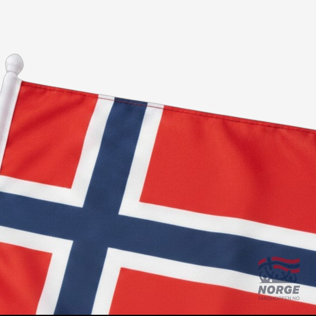 Fanshoppen Norge 4pk Norwegian car flags, red with blue and white cross design. Two flags shown on white background.