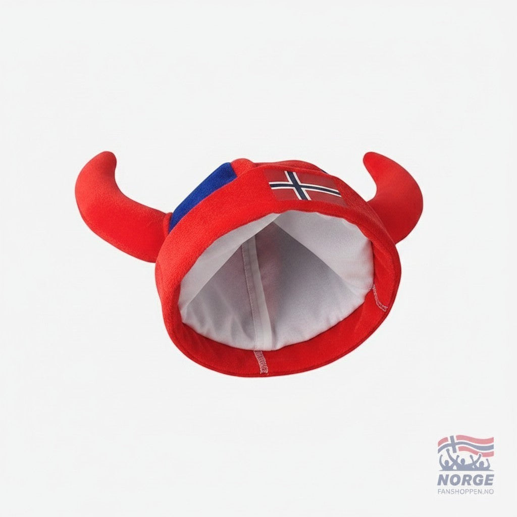 Fanshoppen Norge red and blue plush viking helmet with horns and Norwegian flag detail.